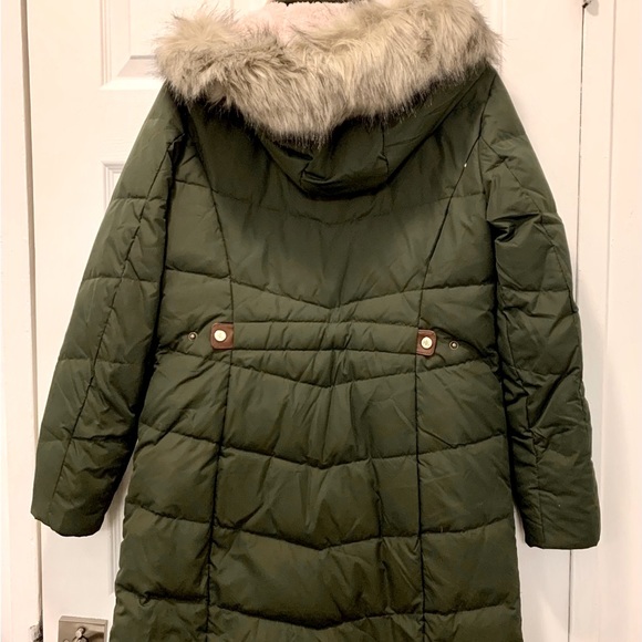 Ralph Lauren coat, with ribbed cuffs and a faux fur–lined mock turtleneck - Picture 5 of 7